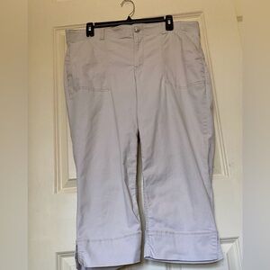 Gloria Vanderbilt Women’s Capri Pants